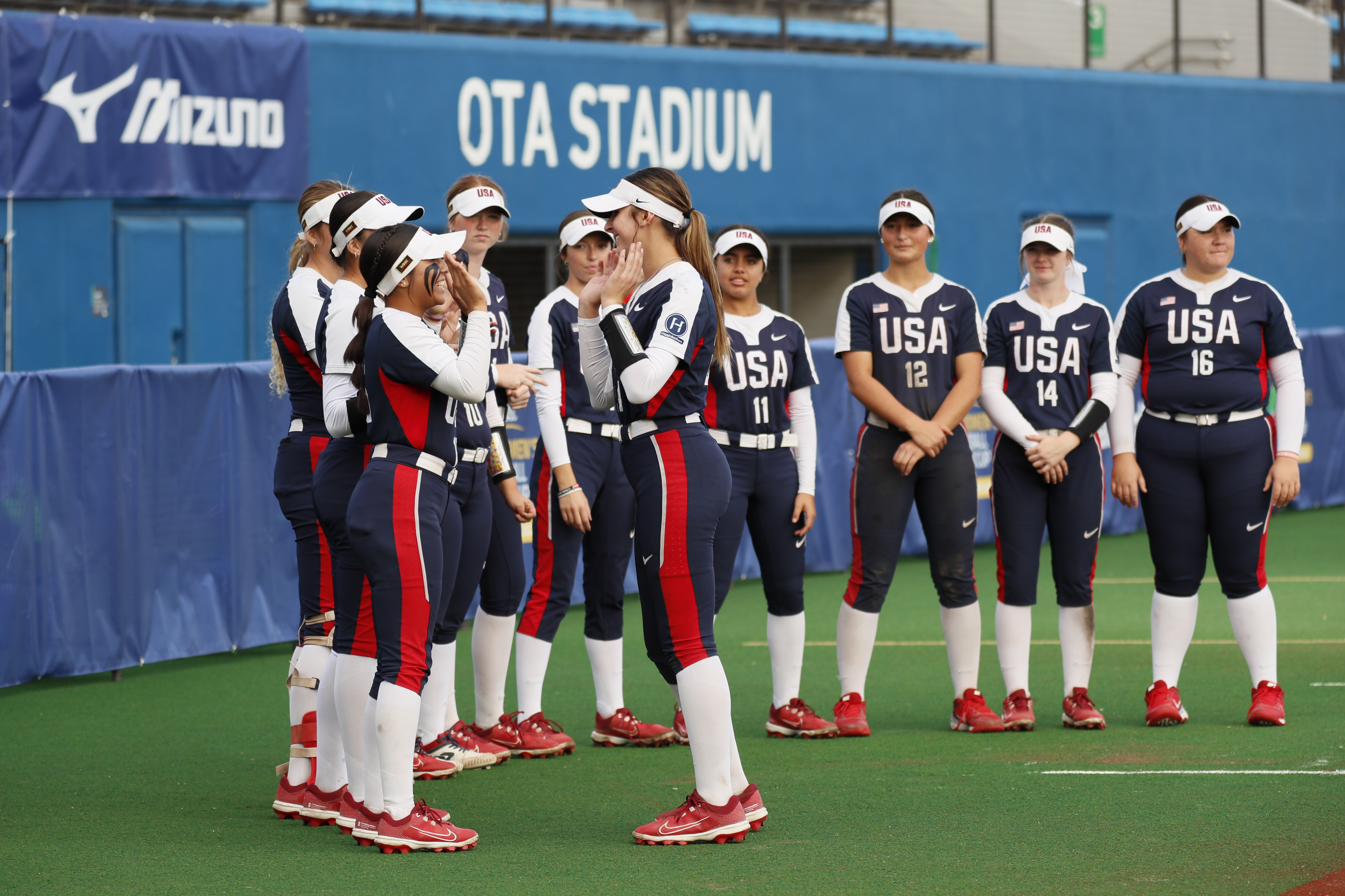 Staats, third from right, with her teammates on Team USA. Photo credit: WBSC.